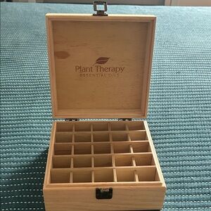 Essential oil storage box